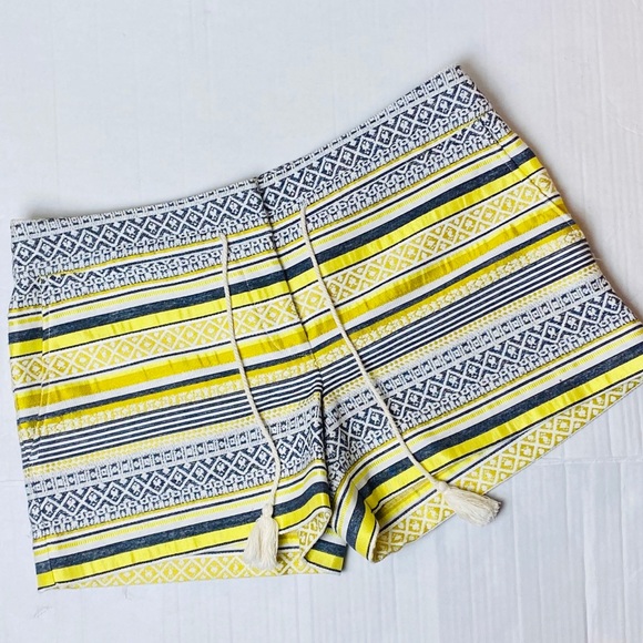 LOFT Drawstring Yellow Gray Pattern Shorts Size 8 - Picture 3 of 4